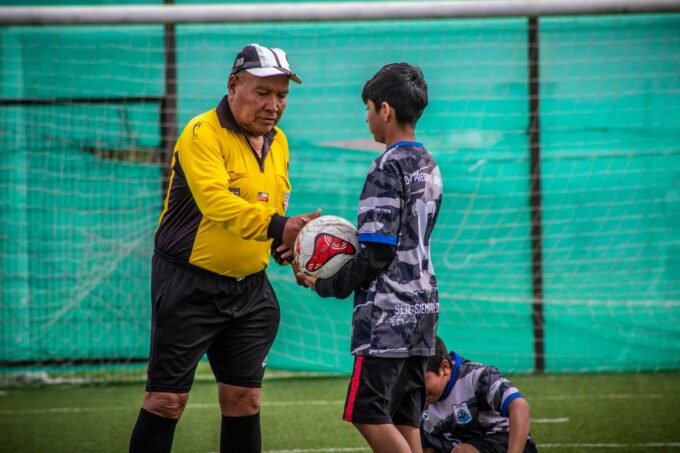 فاخر يشرح أسباب فسخ العقد مع ماريو الغابوني