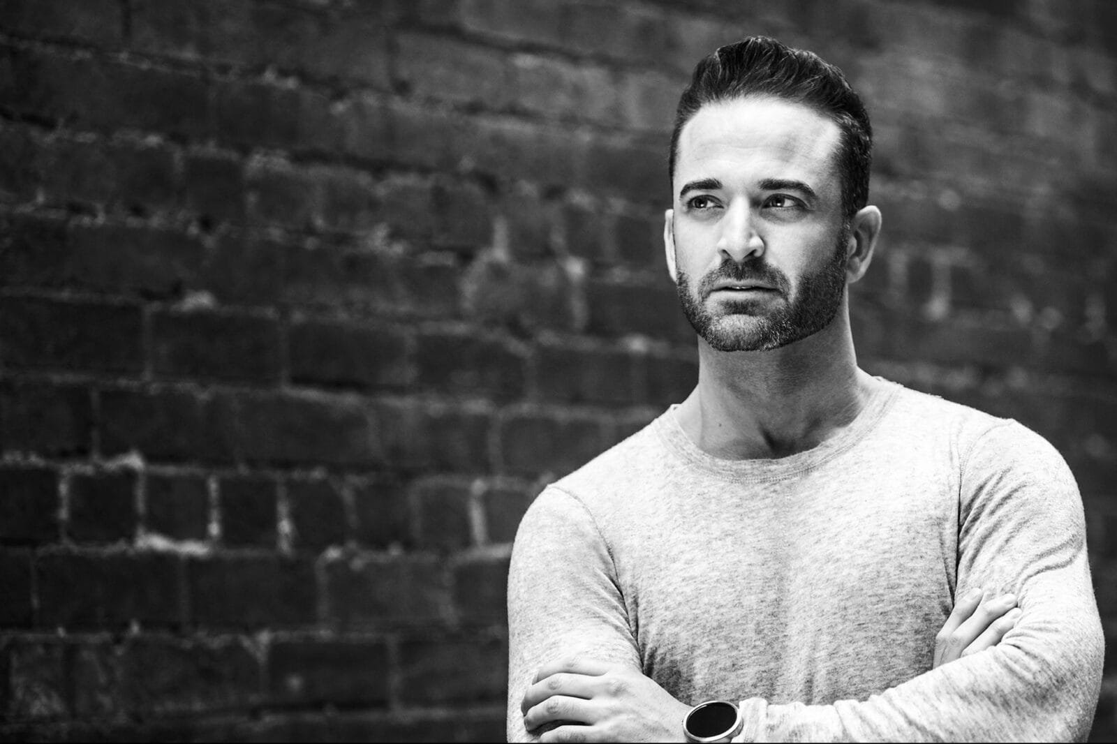 How I Used 4 AI Tools to Build a 7-Figure Business While Working From Home 3 Alt text: "AI Business Growth"