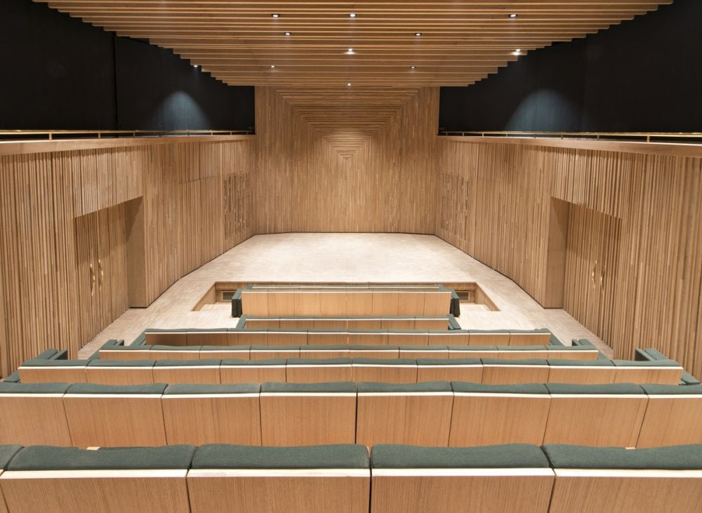 L'Auditorium Pierre Bergé, un espace de dialogue entre les arts.