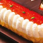 Biscuit moelleux au potiron avec ganache montée et potiron confit.