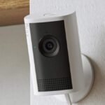 Caméra de sécurité en intérieur avec une définition de 2K.