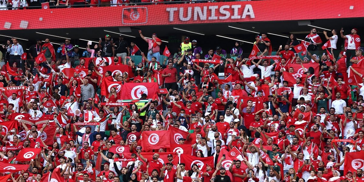 Les joueurs de la Tunisie célèbrent leur premier but face à l'Ouganda.