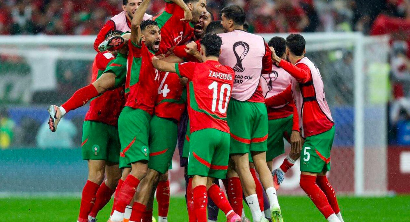 L'équipe nationale marocaine célèbre sa victoire dans la Coupe arabe 2025.
