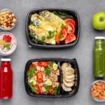 صورة لأسماك دهنية مثل السلمون والسردين.