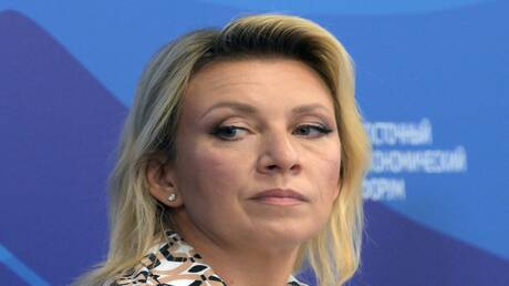 صورة لزيلينسكي يلمح إلى التخلي عن عضوية "الناتو" كحل وسط.