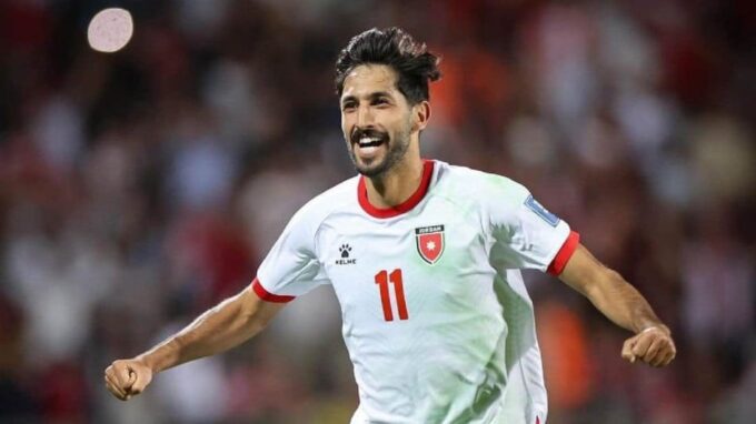 صورة للاعب يزن النعيمات خلال مباراة منتخب الاردن