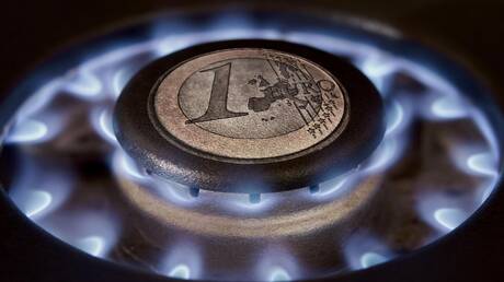 صورة لشخصية رئيس الوزراء الهنغاري فيكتور أوربان في مؤتمر صحفي.