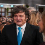 ** صورة رئيس الأرجنتين خافيير ميلي يلتقي بالرئيس البريطاني.