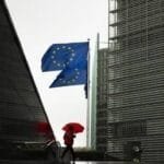 وصف الصورة بالإنجليزية: الاتحاد الأوروبي يبحث عن خطة بديلة لتمويل كييف.