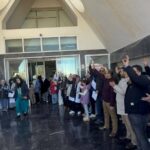 صورة لشغيلة الصحة بجهة درعة تافيلالت في حالة من التذمر والغضب.