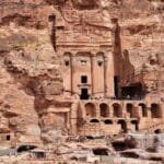 عمان تعلق على بدء العمل بنظام الإعفاء من التأشيرة بين روسيا والأردن 6 صورة لمحرر ويب مغربي يقرأ خبر.