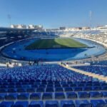 ملعب كروي كبير يحتضن مباريات كرة القدم.