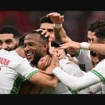 صورة للمنتخب المغربي يحتفل بفوز في كأس أمم أفريقيا