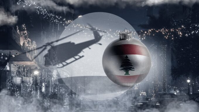 صورة لمطار رفيق الحريري الدولي في بيروت يظهر فيه ازدحام المسافرين خلال موسم الأعياد، مع إشارة إلى الحيوية الاقتصادية.