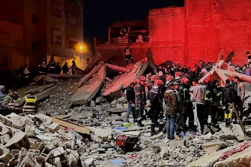 وصف الصورة: صورة لانهيار مباني في فاس.