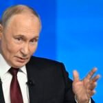 صورة للرئيسين بوتين وزيلينسكي في لقاء سابق.