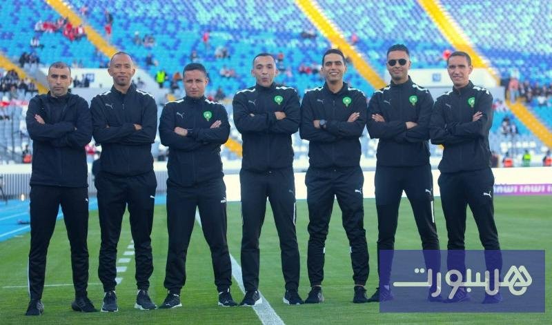 صورة للهوابط في ملعب المدينة بالرباط.