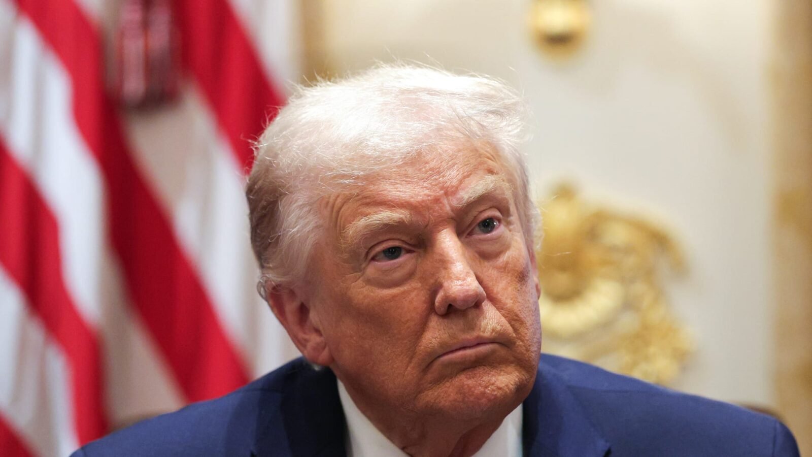 صورة ترامب يغادر البيت الأبيض بعد كلمته