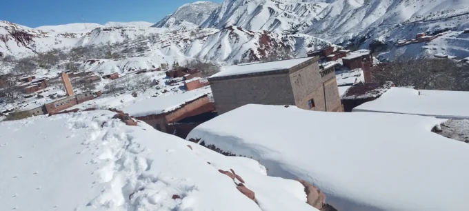 صورة لثلوج تغطي قرى بأزيلال.