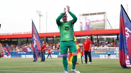 ** صورة للاعب مارك أندريه تير شتيغن يلعب مع نادي برشلونة.