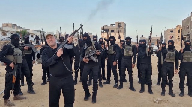 جماعات مناهضة لحماس تقطن في مناطق تسيطر عليها إسرائيل في قطاع غزة.