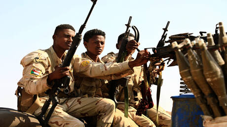 ** صورة لجيش السودان في حقل هجليج النفطي