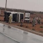 حافلة انقلبت على الطريق بين كلميم وبويزكارن
