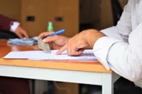 صورة تعكس عدم التزام الجماعات الترابية بالقوانين في منح رخص بناء.