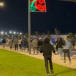 صورة لجماهير ملعب أدرار في حالة من الإحباط.