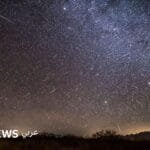 الصورة المرفقة هي صورة للشهب اللامعة في السماء.