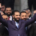 صورة للرئيس السوري المؤقت أحمد الشرع وهو يعلن عن حسابه الرسمي على إكس.