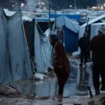 سكان غزة يعيشون في خيام معرضة للرياح القوية والثلوج.