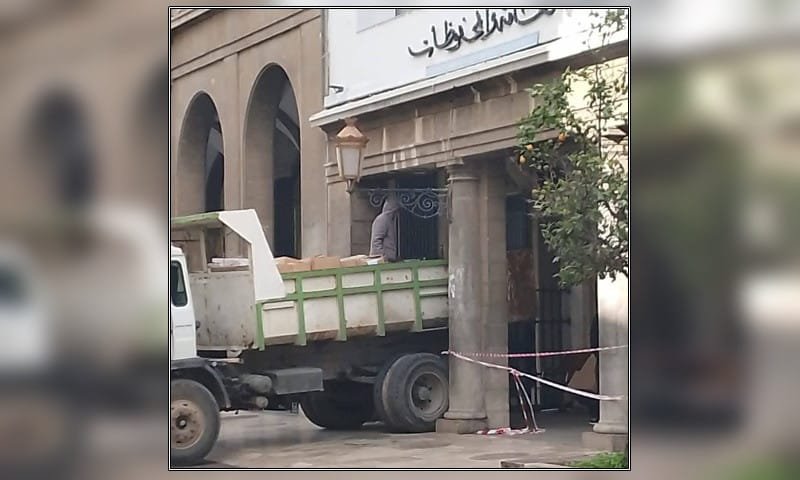 غموض يلف ترحيل كتب ومخطوطات