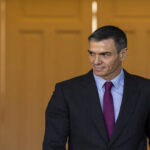 صورة رئيس الوزراء الإسباني بيدرو سانشيز في زيارة إلى فلسطين.