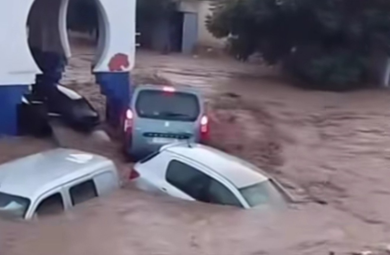 صورة لفيضانات آسفي مع سيول قوية