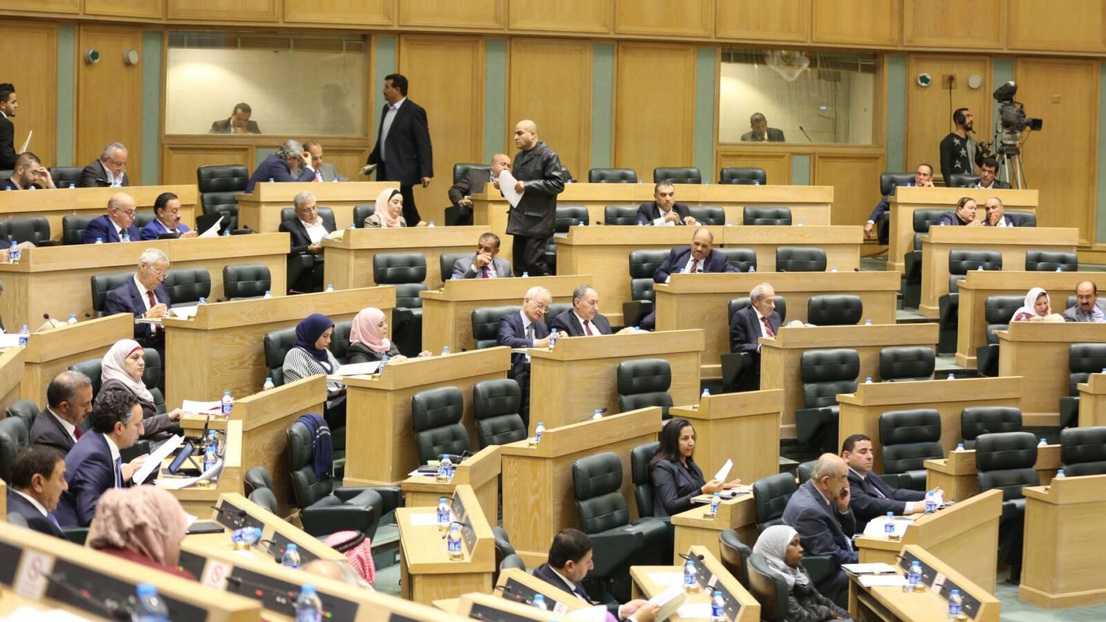 وصف الصورة بالإنجليزية: صورة مجلس النواب يقر مشروع قانون معدل لقانون المعاملات الإلكترونية.