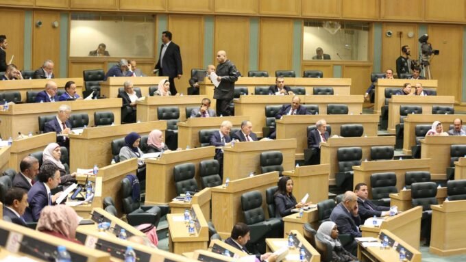 وصف الصورة بالإنجليزية: صورة مجلس النواب يقر مشروع قانون معدل لقانون المعاملات الإلكترونية.