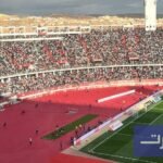 صورة ملعب أكادير الكبير يمتلئ بالجماهير.