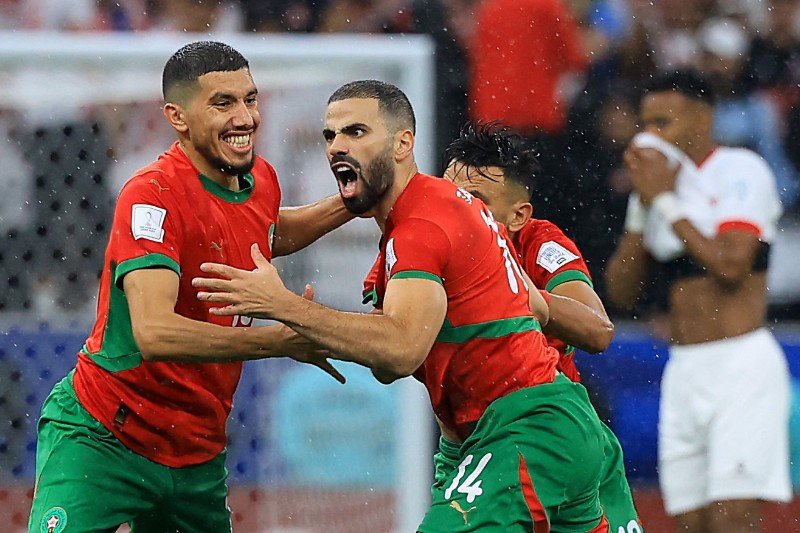 وصف الصورة بالإنجليزية: "المنتخب المغربي ينهي الشوط الأول متقدما على الأردن في نهائي كأس العرب".