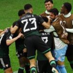 ** وصف الصورة بالإنجليزية: "المنتخب الإماراتي يفوز على الجزائر في ربع النهائي لكأس العرب".