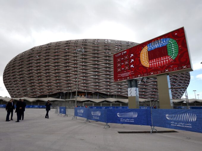وصف الصورة: صورة لأحد ملاعب كأس الأمم الأفريقية المُستضاف من قبل المغرب.