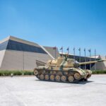 صورة لمدخل متحف الدبابات الملكي.