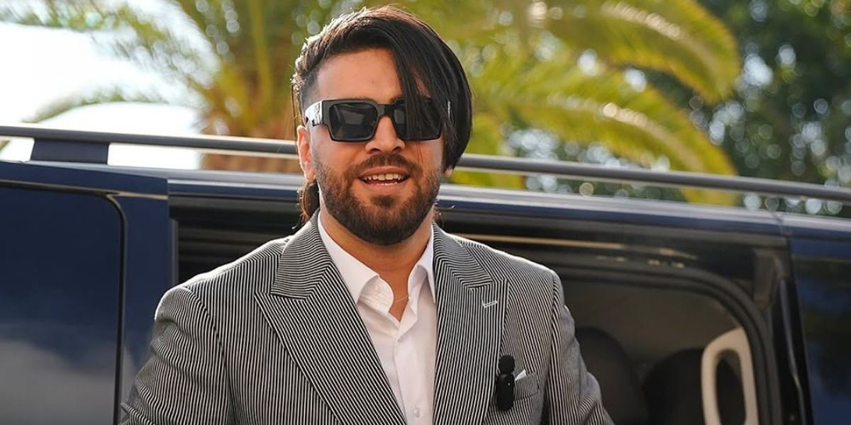 ** صورة لمحاكمة أو جلسة قضائية.