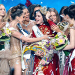 صورة لمسابقة ملكة جمال الكون.