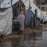 صورة لمنازل متصدعة في غزة بسبب الرياح الشديدة.