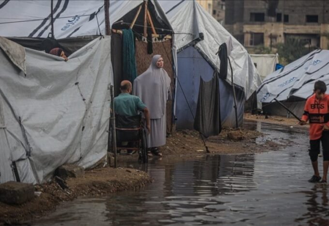 صورة لمنازل متصدعة في غزة بسبب الرياح الشديدة.