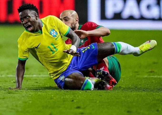 وصف الصورة بالإنجليزية: "إقبال الجماهير على المباريات الرياضية في مونديال 2026".