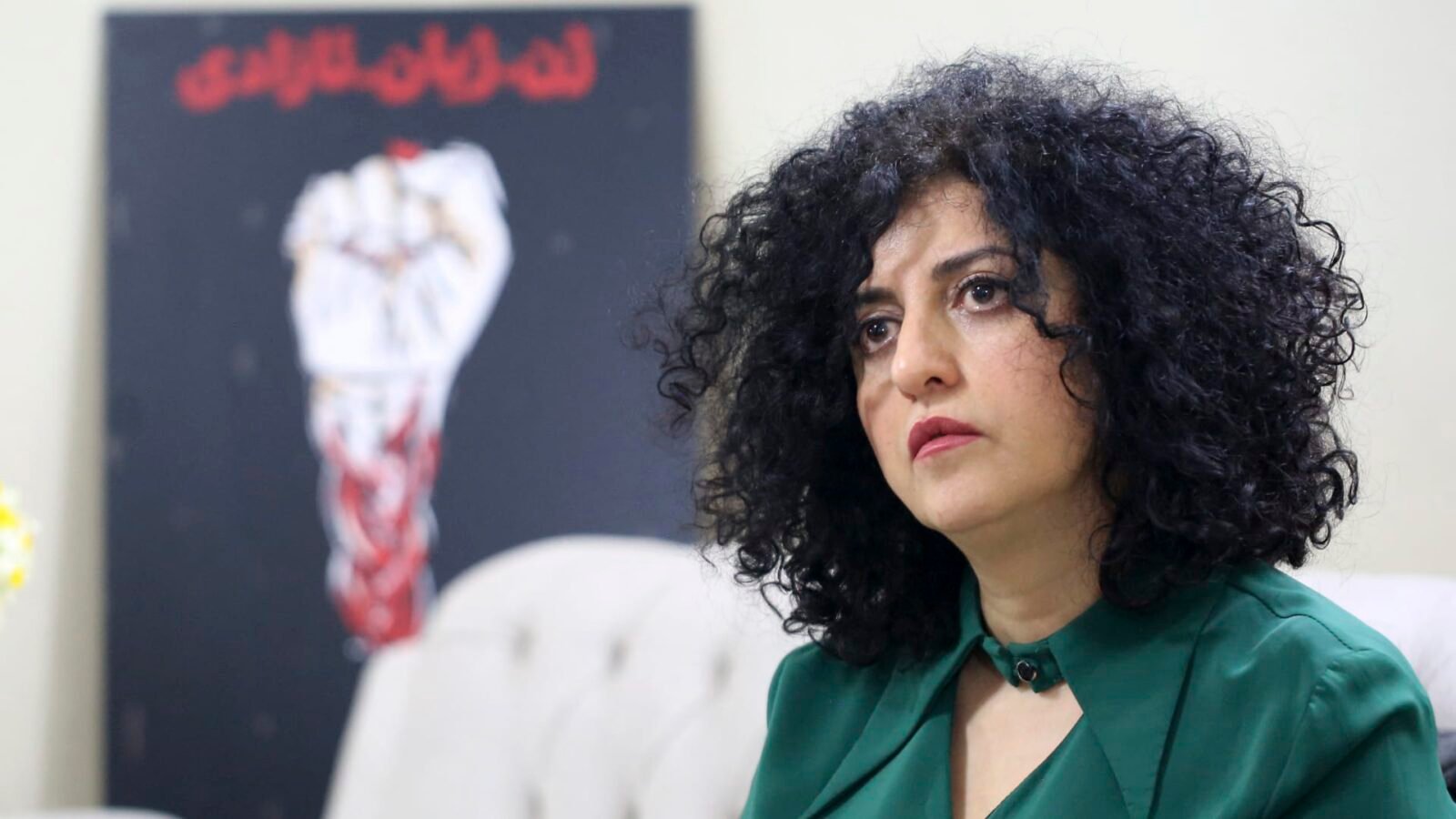 صورة نرجس محمدي الحائزة على جائزة نوبل للسلام