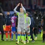 صورة ل هالاند يصيب هدفًا في مباراة مانشستر سيتي ضد كريستال بالاس.