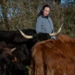 Une éleveuse d'Ain témoigne de l'impact de la dermatose nodulaire contagieuse sur son activité.